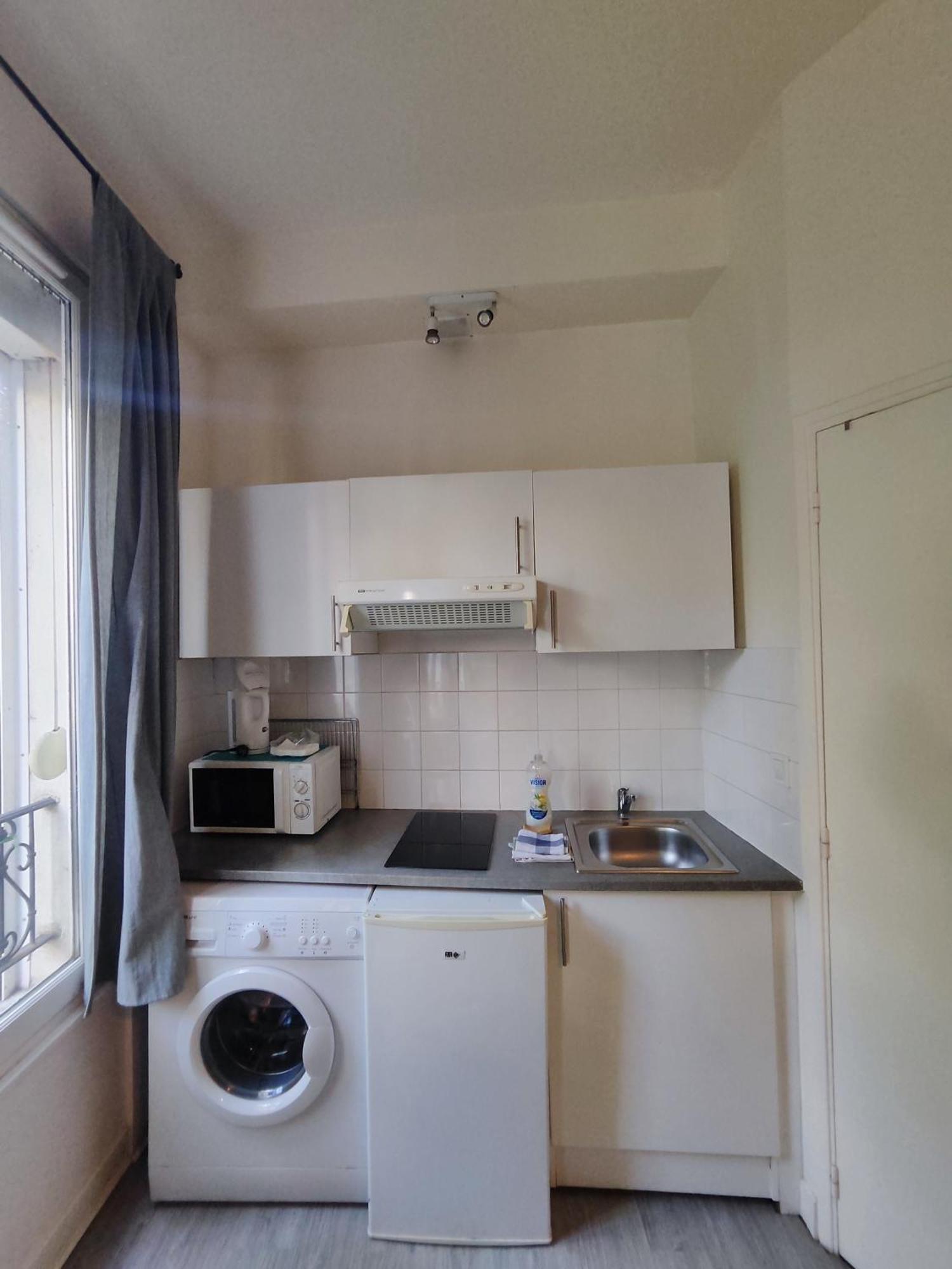 Charming Parisian Studio! إيفري سور سين الغرفة الصورة