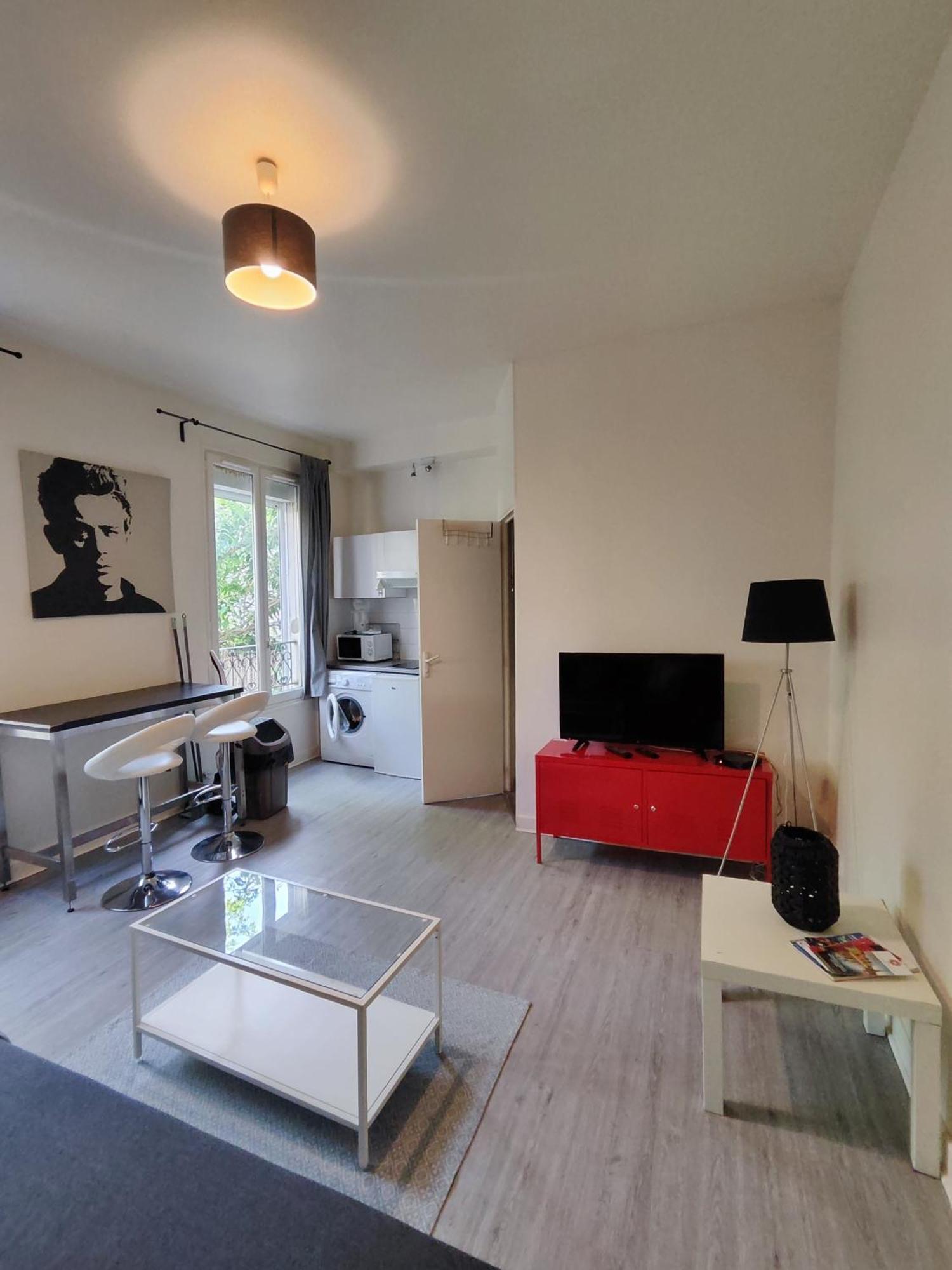 Charming Parisian Studio! إيفري سور سين الغرفة الصورة